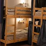 Dona Rose Surf Hostel *