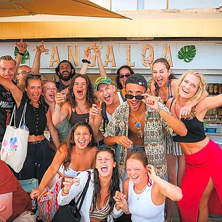 Dona Rose Surf Hostel *
