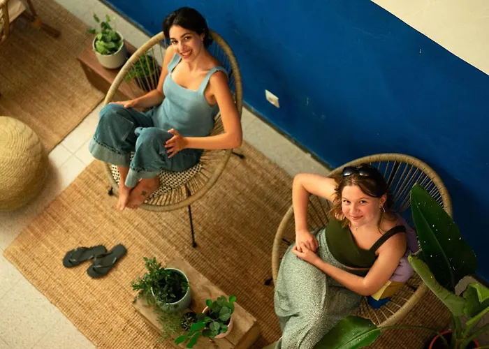 Dona Rose Surf 旅馆 *