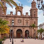 Dona Rose Surf Hostel Las Palmas / Gran Canaria