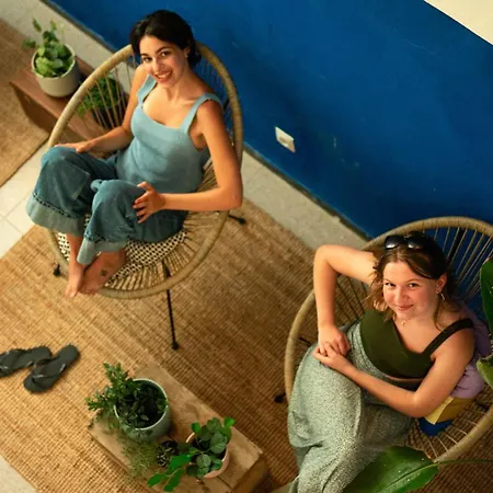 Dona Rose Surf Hostel *